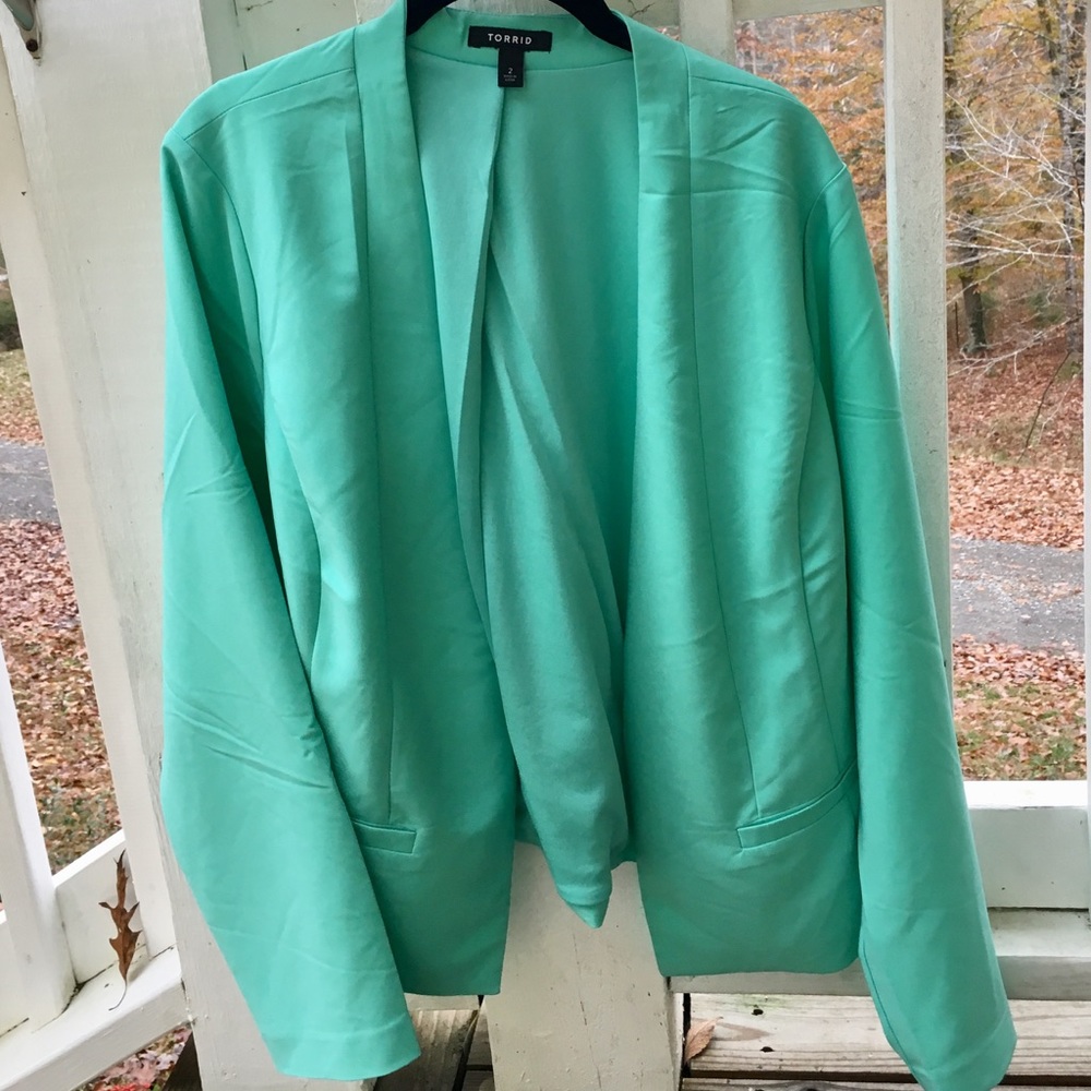Torrid NWOT mint blazer size 2